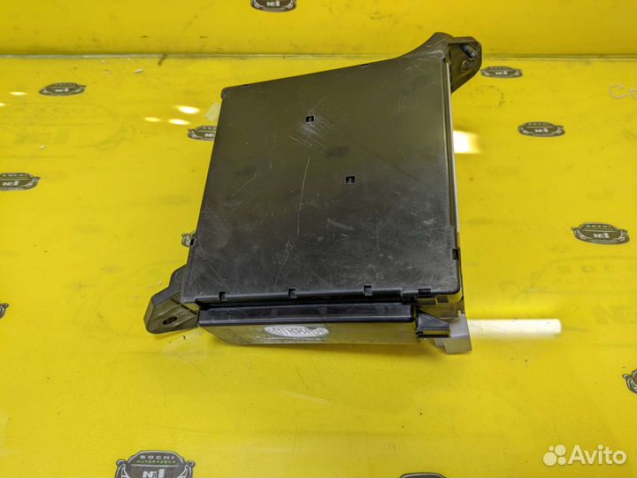 Блок предохранителей Toyota Sequoia