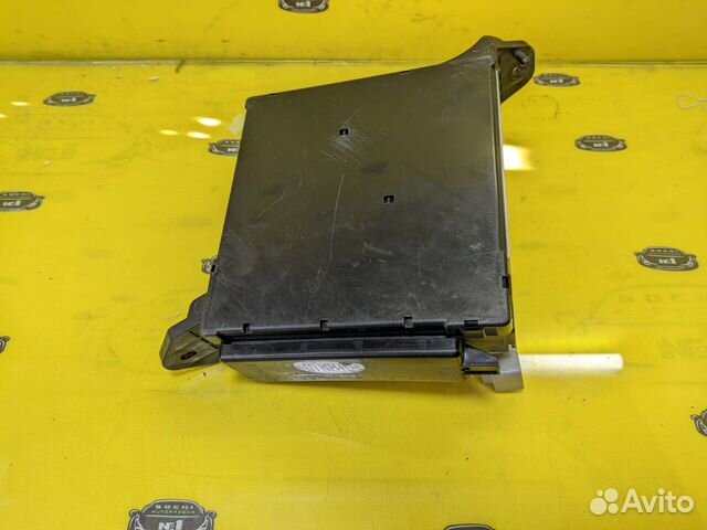 Блок предохранителей Toyota Sequoia