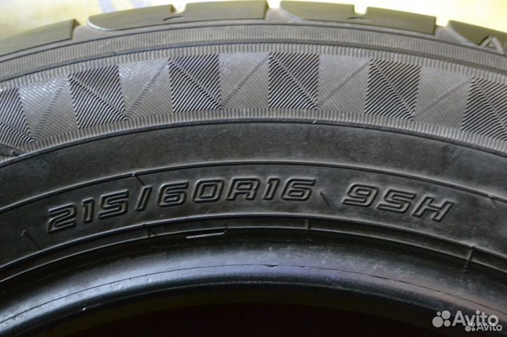 Dunlop Enasave RV504 215/60 R16