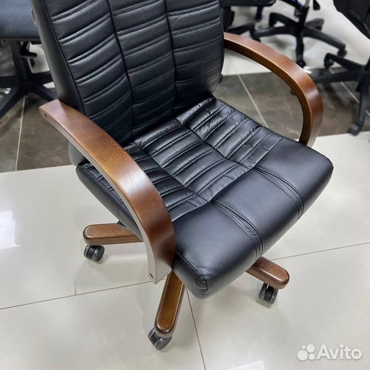 Кресло руководителя KB-10 Walnut (нат.кожа)