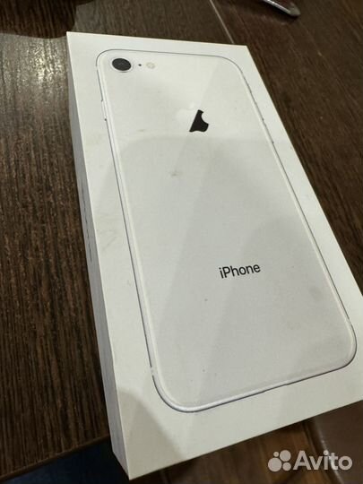 iPhone 8, 64 ГБ