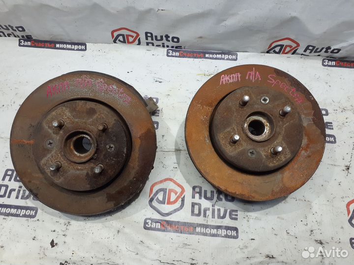 Kia Spectra кулак поворотный левый.правый