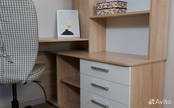 Стол письменный 