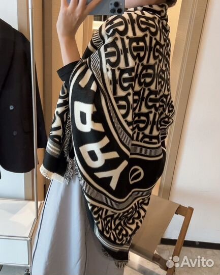 Новый платок шаль Burberry в коробке