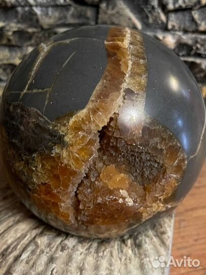 Шар Септарий на подставке из аммонита