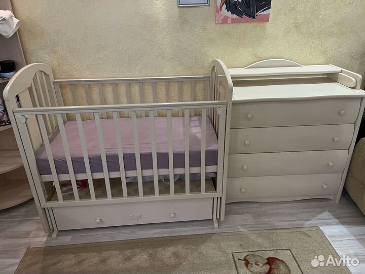 Кроватка и пеленальный комод Красная звезда