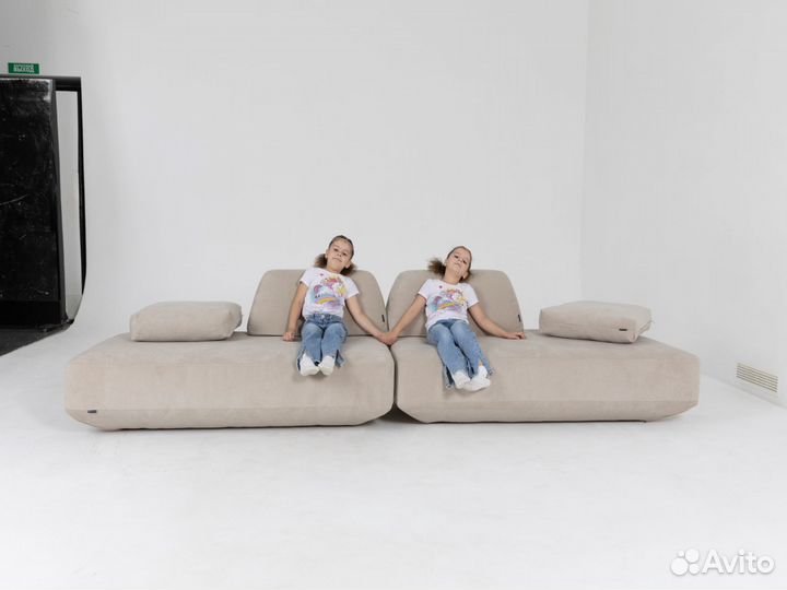 Диван со спальным местом 2700х1650 мм