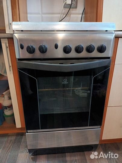 Кухня угловая бу с техникой