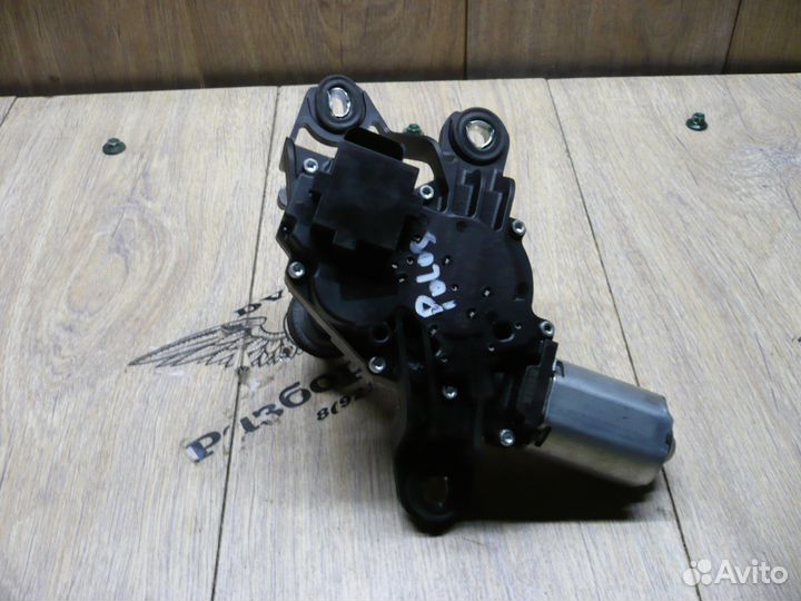 Моторчик стеклоочистителя двери багажника VW Polo