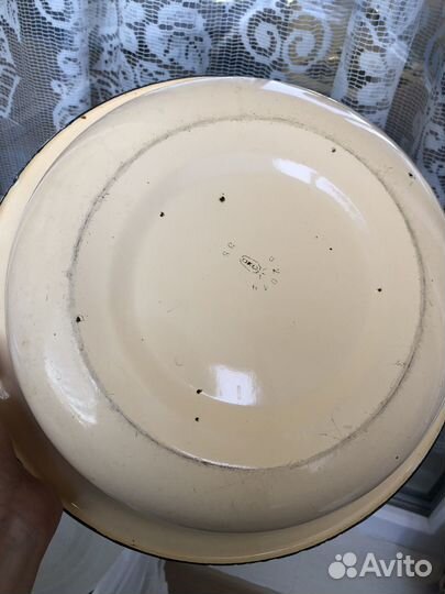 Миски эмалированные, дуршлаг стальной