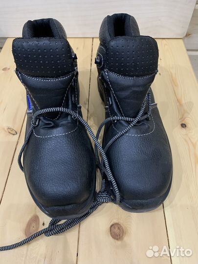 Ботинки рабочие 42 размер новые