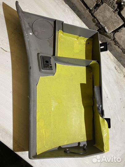 Крышка бардачка Opel Kadett E