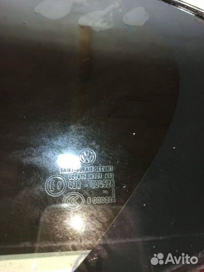 Форточка двери задняя левая Volkswagen Jetta 6 1.4