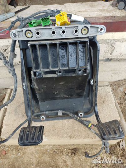 Блок педалей