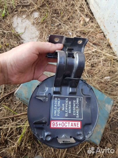 Лючок и крышка бензобака Мицубиси Лансер 10