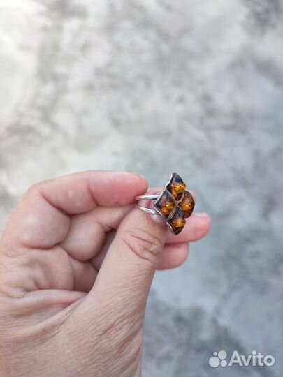 Серебряное кольцо СССР с янтарем