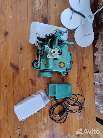 Швейная машинка оверлок бу