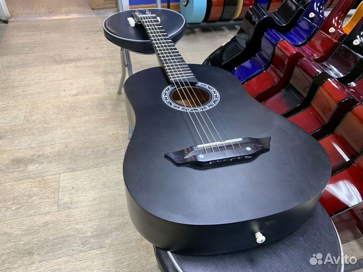 Гитара чёрная с широким грифом