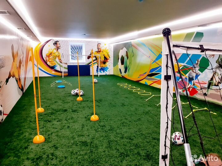 Аренда футбольного зала 80кв.м искусственный газон