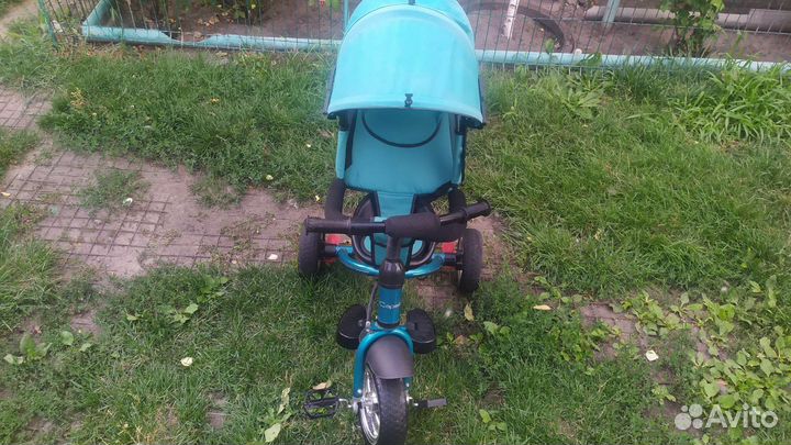 Трёхколёсный велосипед каталка
