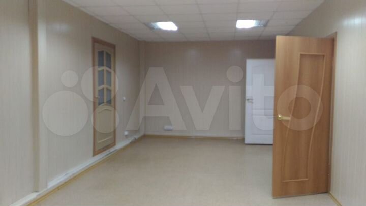 2-к. квартира, 65 м², 1/2 эт.