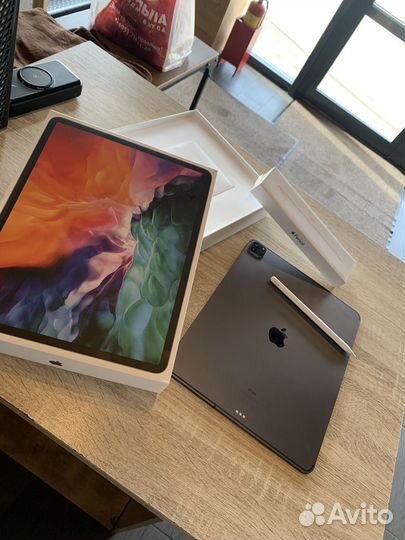iPad pro 12.9 4 поколение 256gb