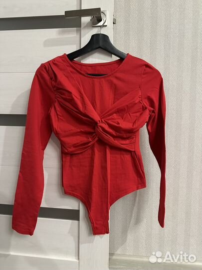 Новое красное эффектное боди