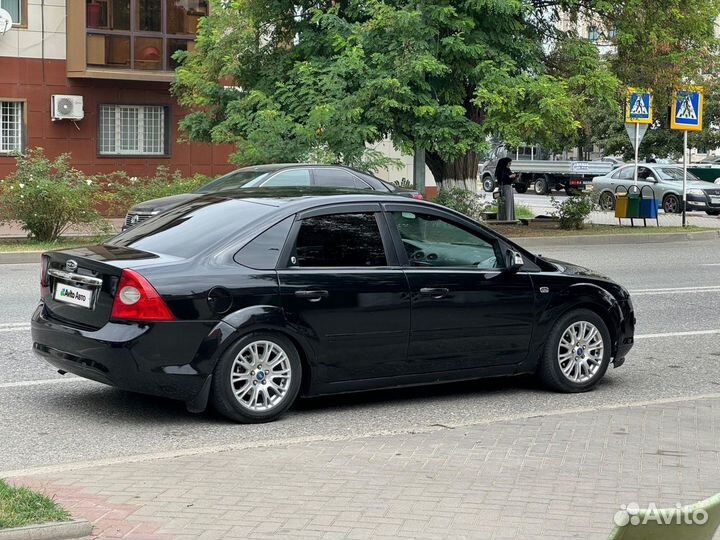 Ford Focus 1.6 МТ, 2006, битый, 277 865 км