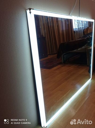 Зеркало с сенсорной подсветкой новое