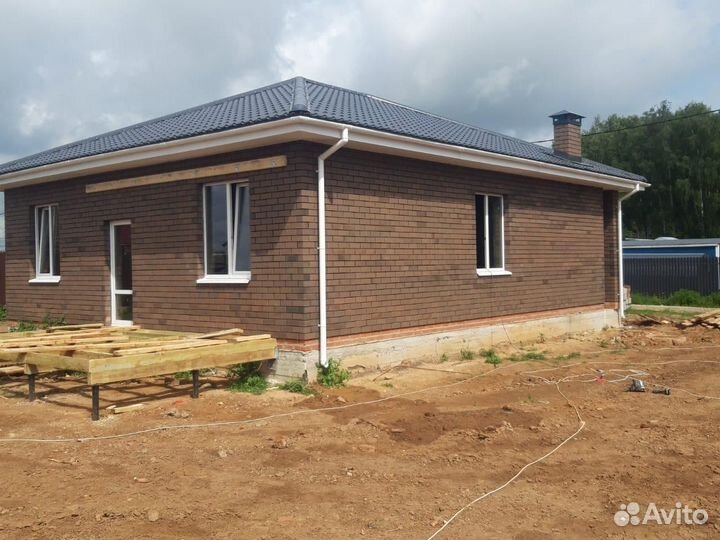 Бригада строителей