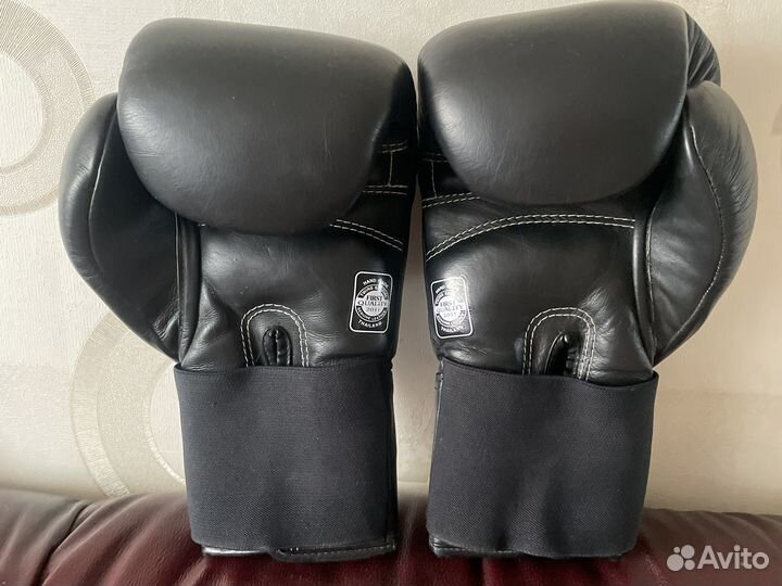 Боксерские перчатки кожа