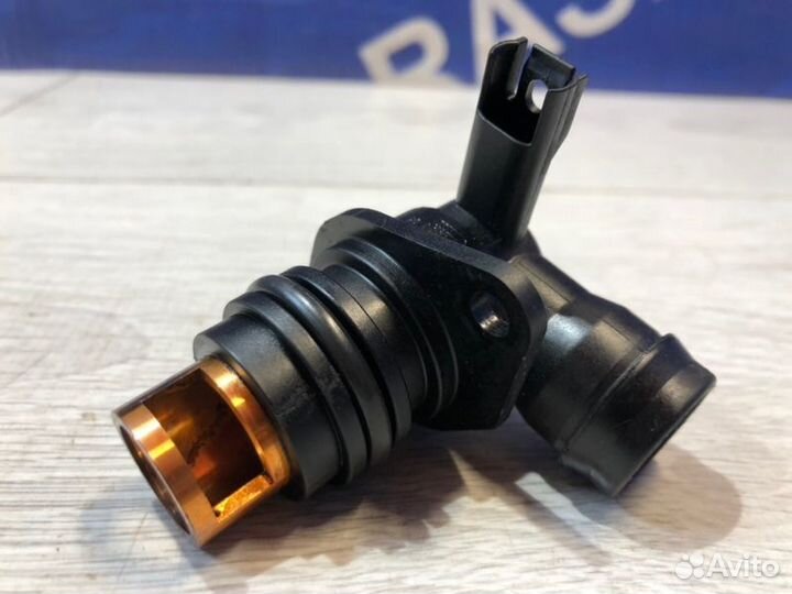 Угловой штуцер Bmw 530I E60 N52B30 05/2006