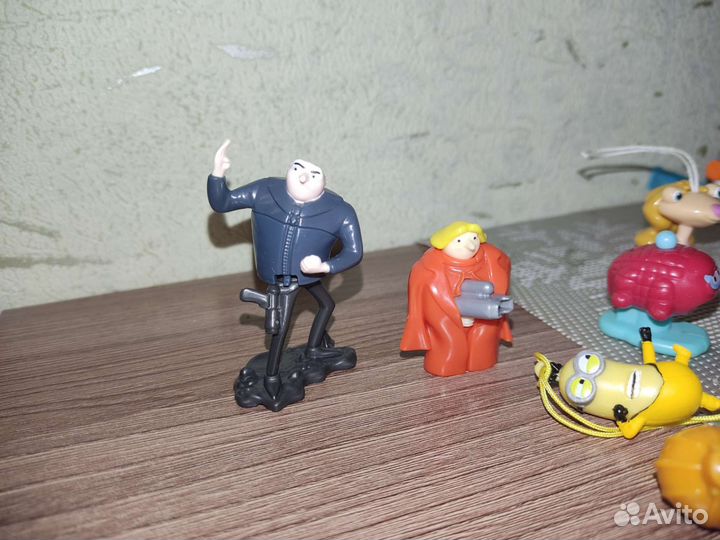 Игрушки из Kinder Surprize