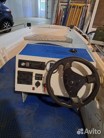 Пластиковая лодка Sealark 390