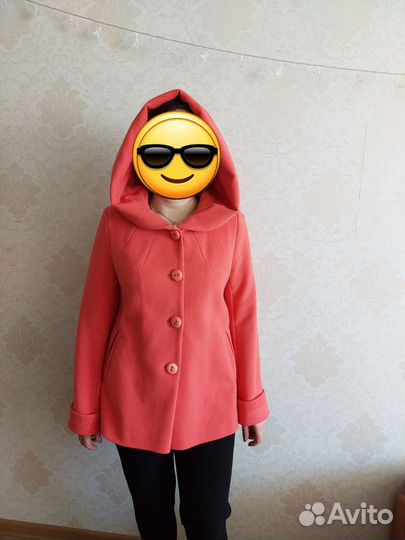 Пальто женское демисезонное с капюшоном 46