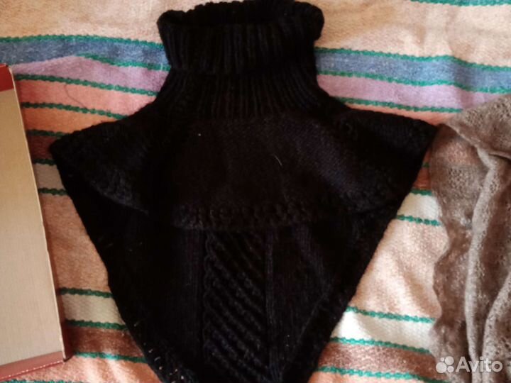 Пончо, шарфы, шапки