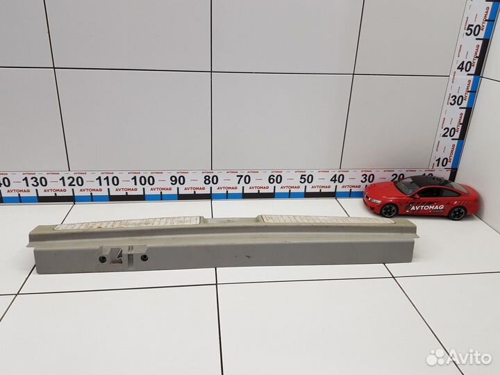 Обшивка багажника на заднюю панель
