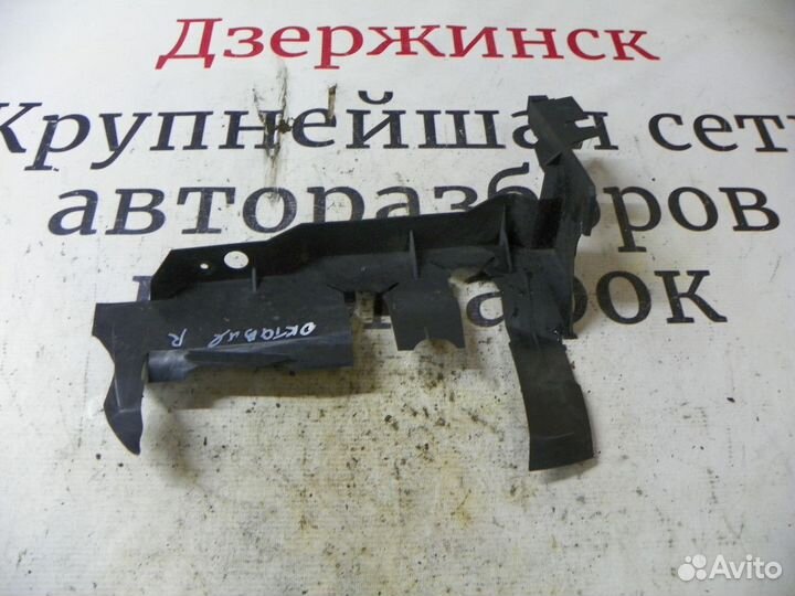 Воздуховод радиатора левый Skoda Octavia