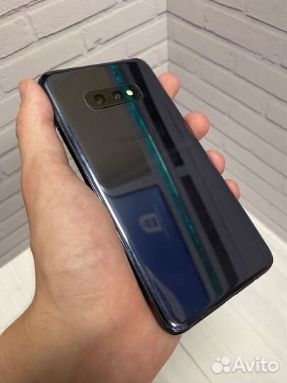 Samsung Galaxy S10e, 6/128 ГБ