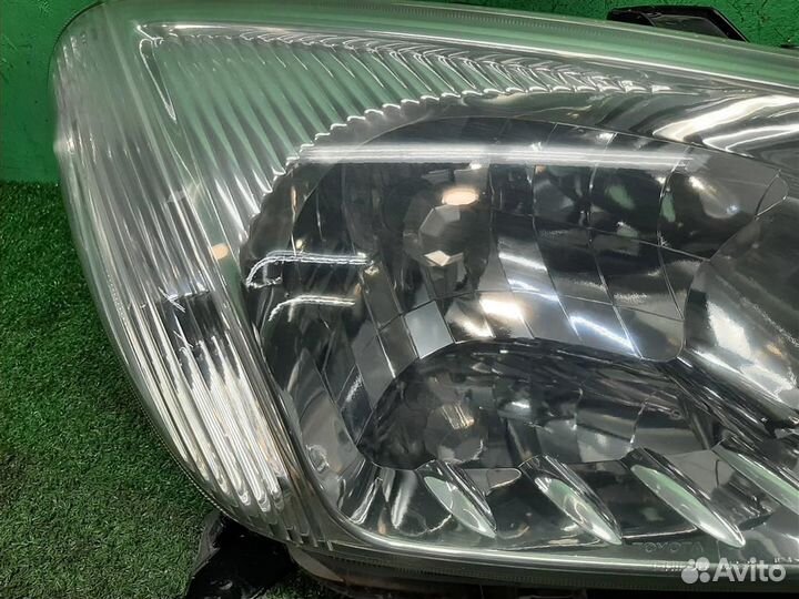 Фара правая Toyota RAV4 A2 2003