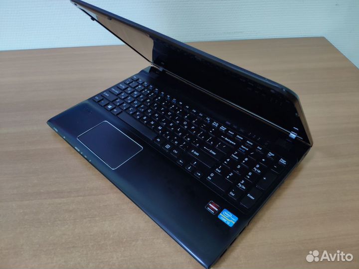 Ноутбук Sony Vaio / Core i3 / ssd+hdd / Radeon