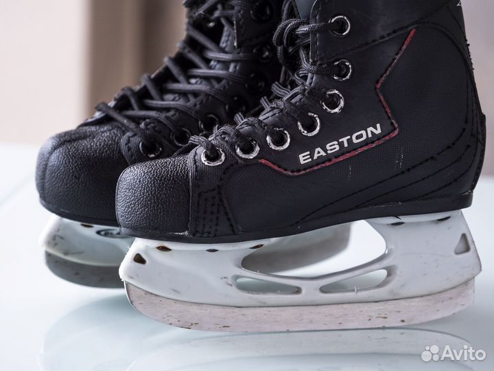 Хоккейные коньки для мальчика easton Y9