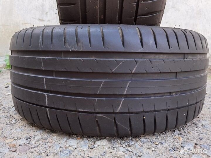 Michelin Pilot Sport 4 235/40 R19 96Y