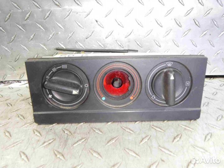 Блок управления отопителем Audi 80/90 (B3) 1986-91