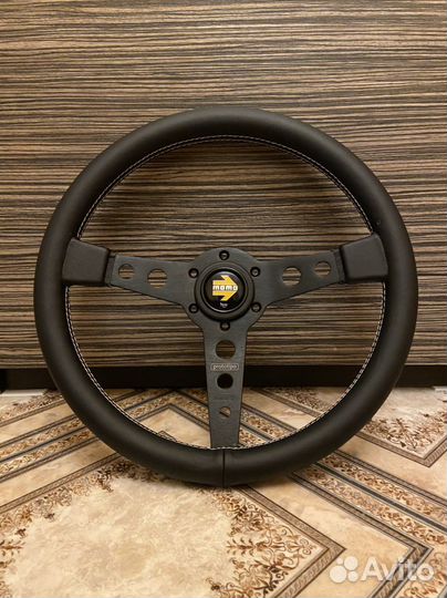 Спортивный руль Momo prototipo из кожи