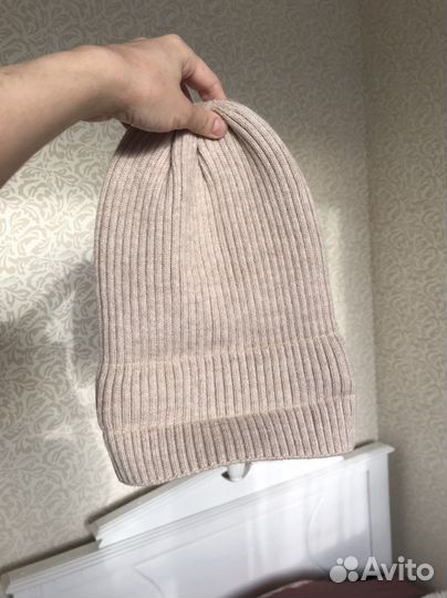 Бежевая женская шапка Incity