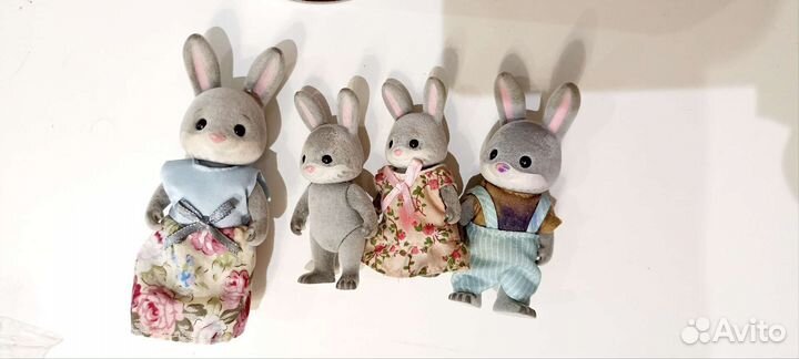 Семья и дом кроликов sylvanian families