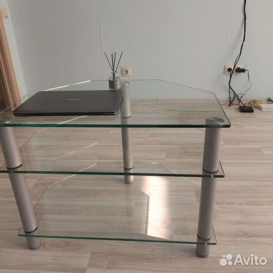 Столик,тумба под телевизор