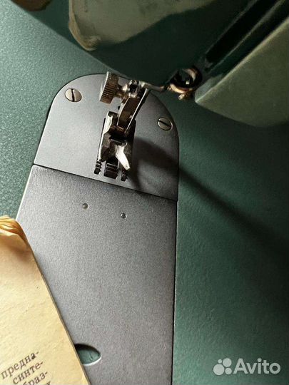 Швейная машина Чайка 2