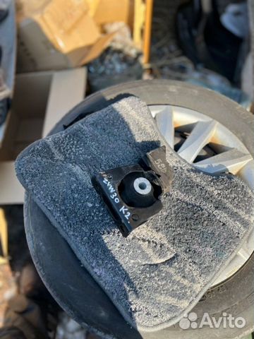 Подушка двс передняя Toyota Prius ZVW30 2zrfxe